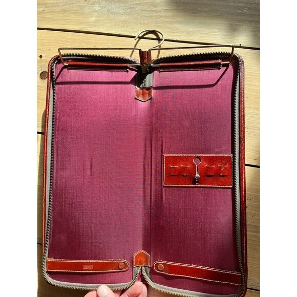 Vintage Men's Red Tone Leather Neck Tie Holder.Genuine Leather. Stitched. Travel - Picture 3 of 9